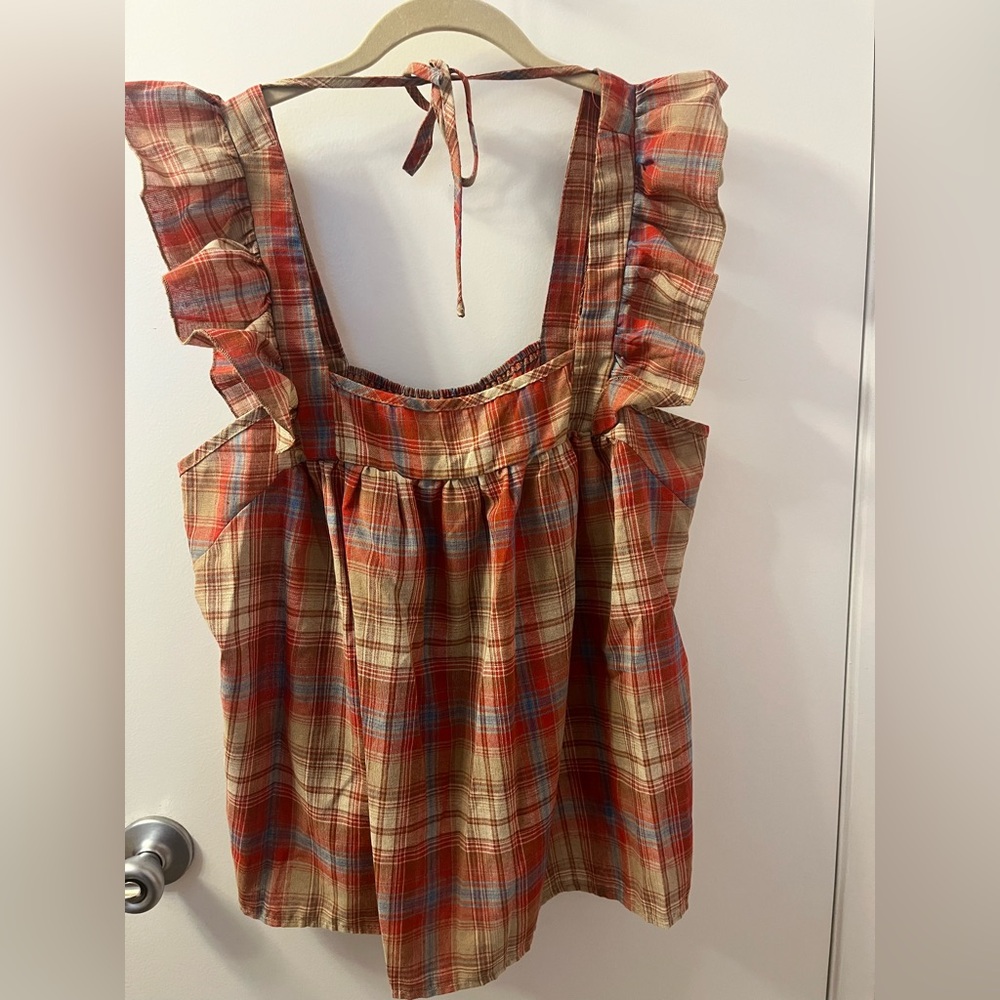 SHEIN Curve 1XL Plaid Ruffle Strap Top Excellent Condition/Perfect for Fall!